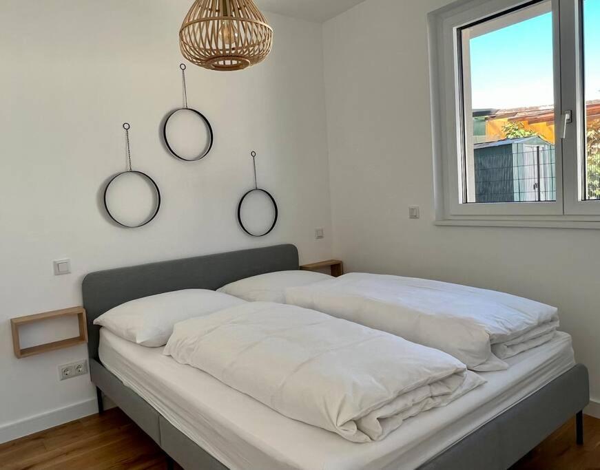 Modern Studio Gardenia_Gartenwohnung Alte Donau Viena Exterior foto