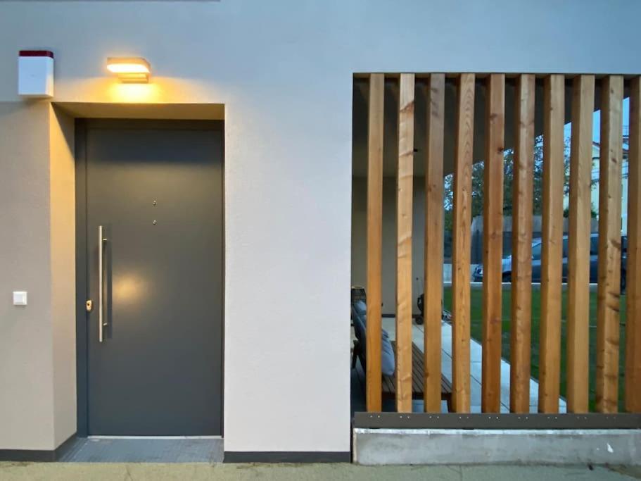 Modern Studio Gardenia_Gartenwohnung Alte Donau Viena Exterior foto